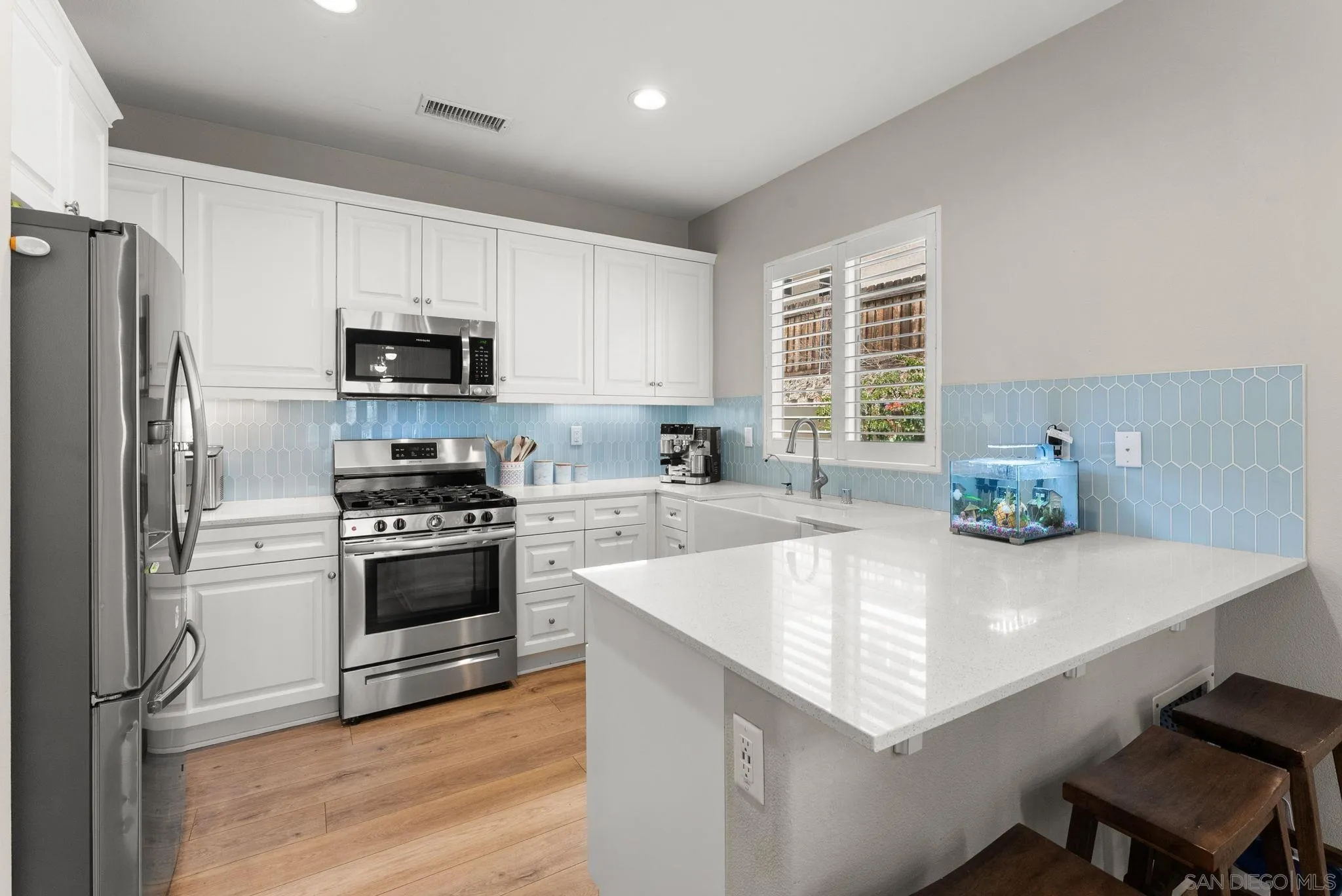 https://cdn.realtyfeed.com/cdn/127/260010962/27175bf3dd43b4d7b3f05850e0e6fe02.webp