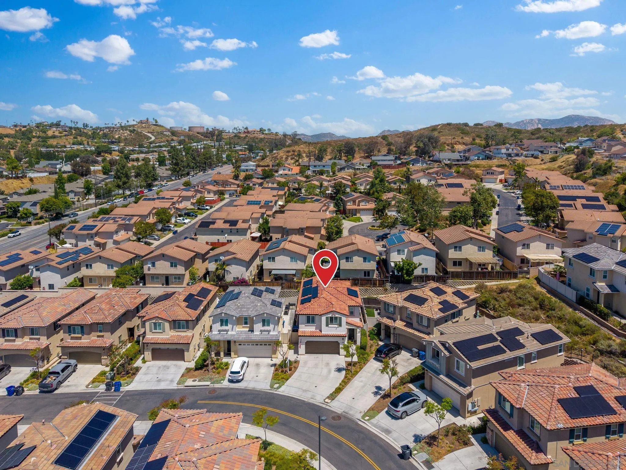 https://cdn.realtyfeed.com/cdn/127/260010962/4c0bc275ea083142b8520953ae234f97.webp