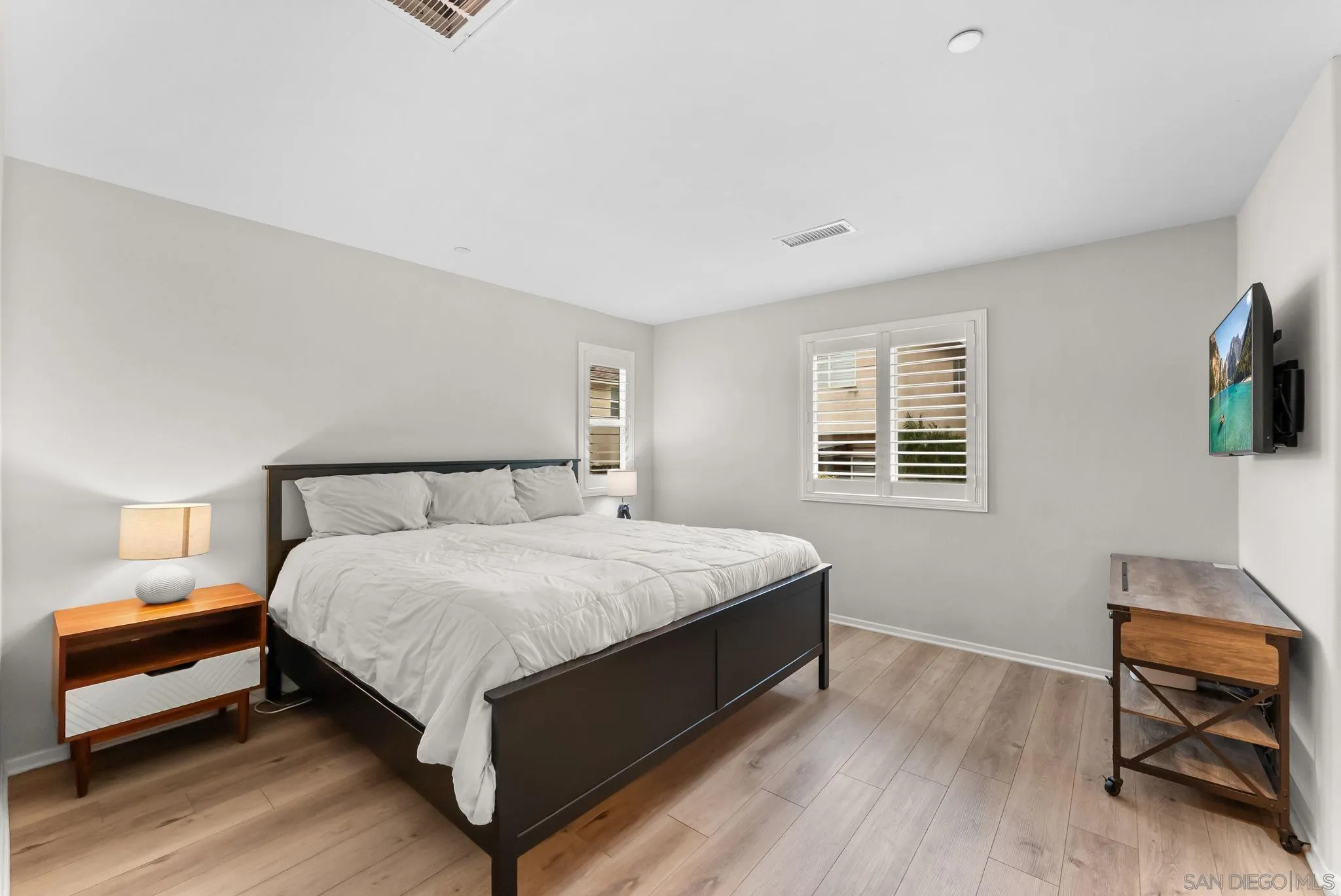 https://cdn.realtyfeed.com/cdn/127/260010962/70bef7c87b51bd7c8d86058b8eeddd30.webp