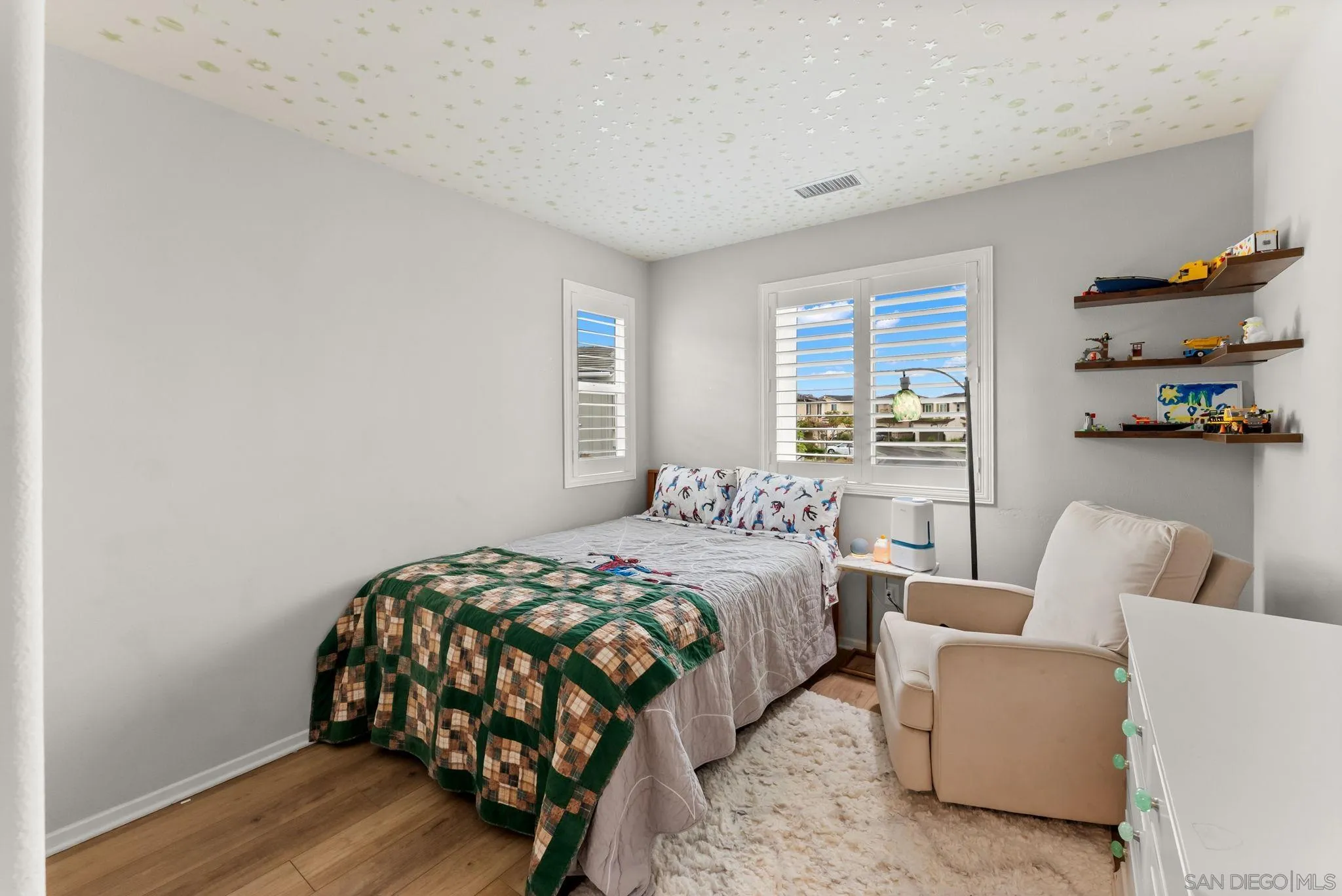 https://cdn.realtyfeed.com/cdn/127/260010962/9410f1b0db83b904083604e730981379.webp