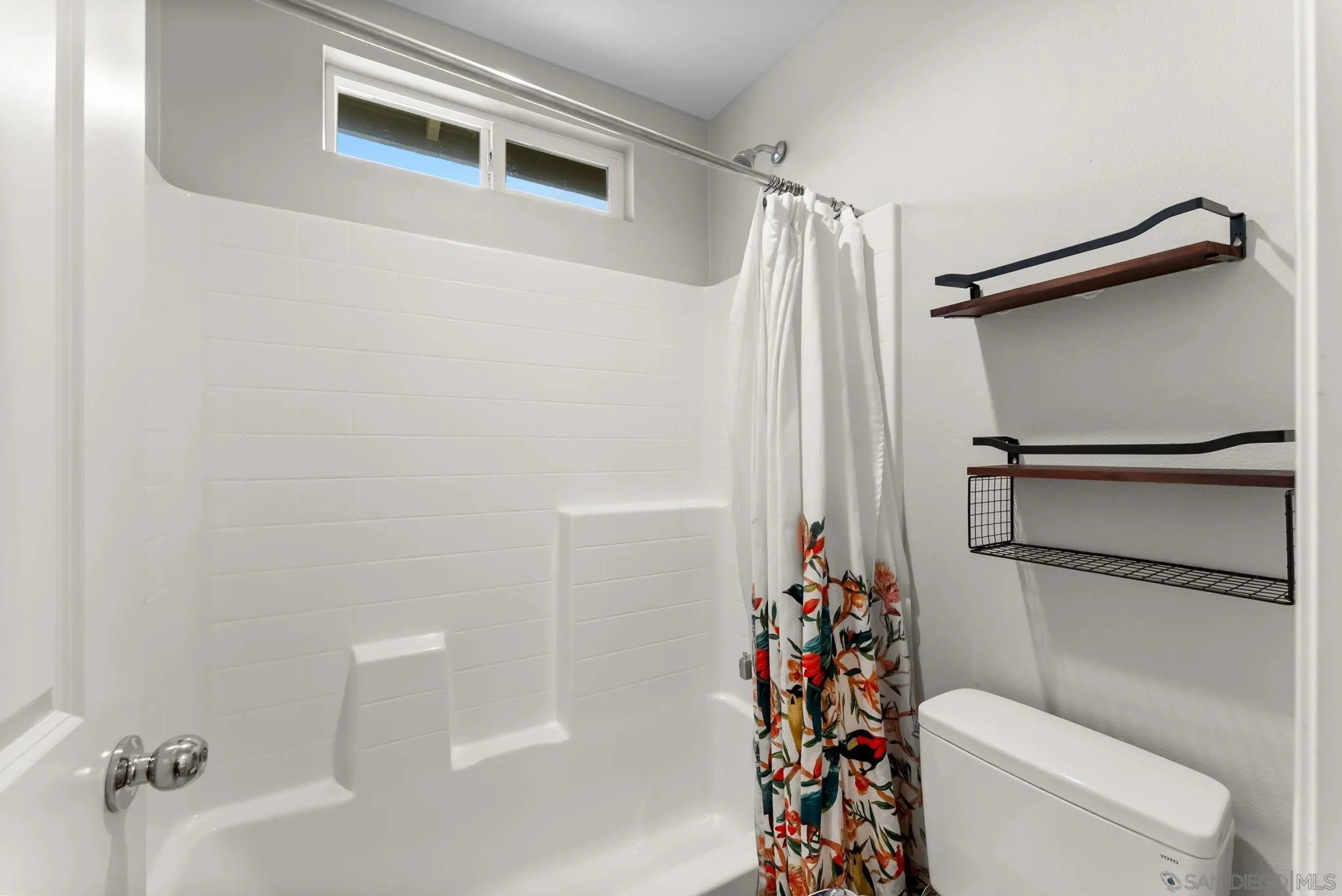 https://cdn.realtyfeed.com/cdn/127/260010962/976f71afd7f30c7ab59b7c3e73215e90.webp