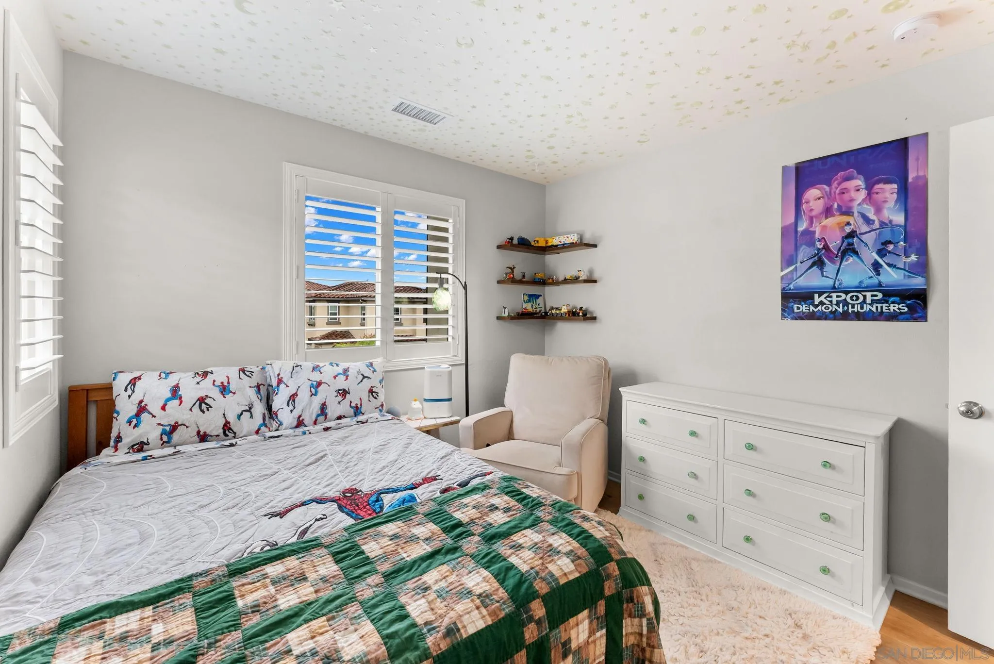 https://cdn.realtyfeed.com/cdn/127/260010962/b494dc71d6cff09c95c5774f0765c906.webp