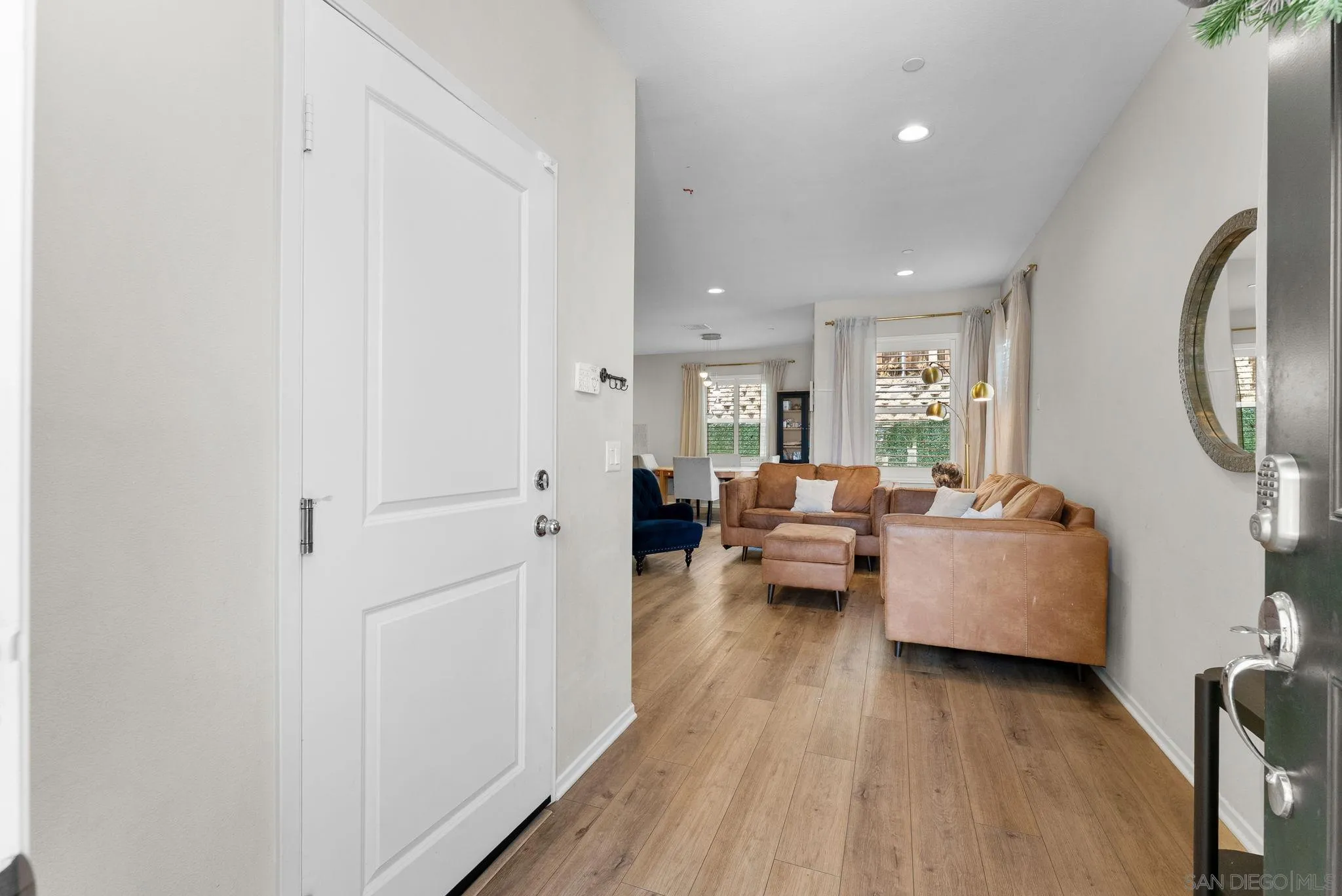 https://cdn.realtyfeed.com/cdn/127/260010962/d0f17477739455cfb8b3873ddf9b1948.webp