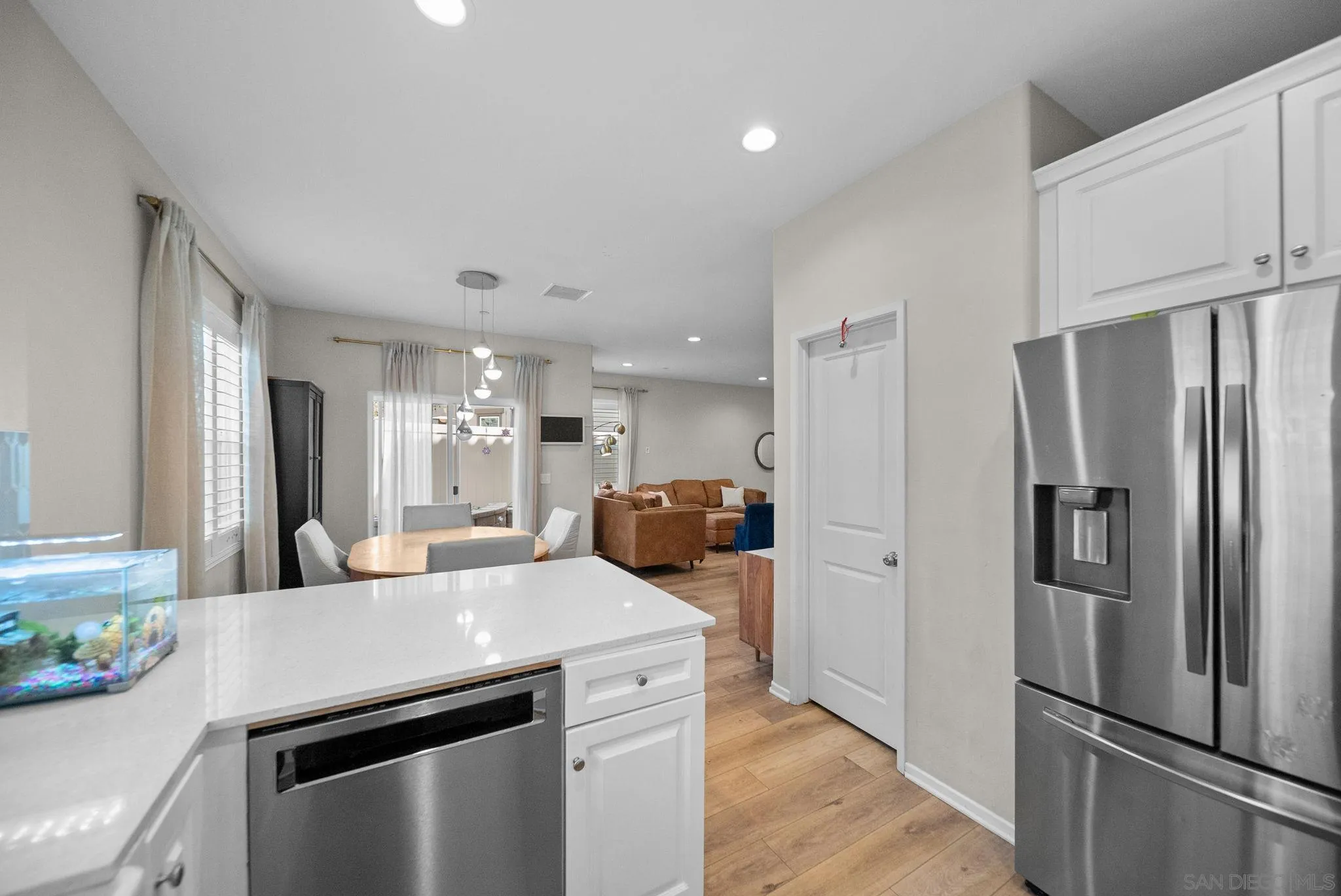 https://cdn.realtyfeed.com/cdn/127/260010962/d139ea38d32dbc014231ee8600ed3ce0.webp