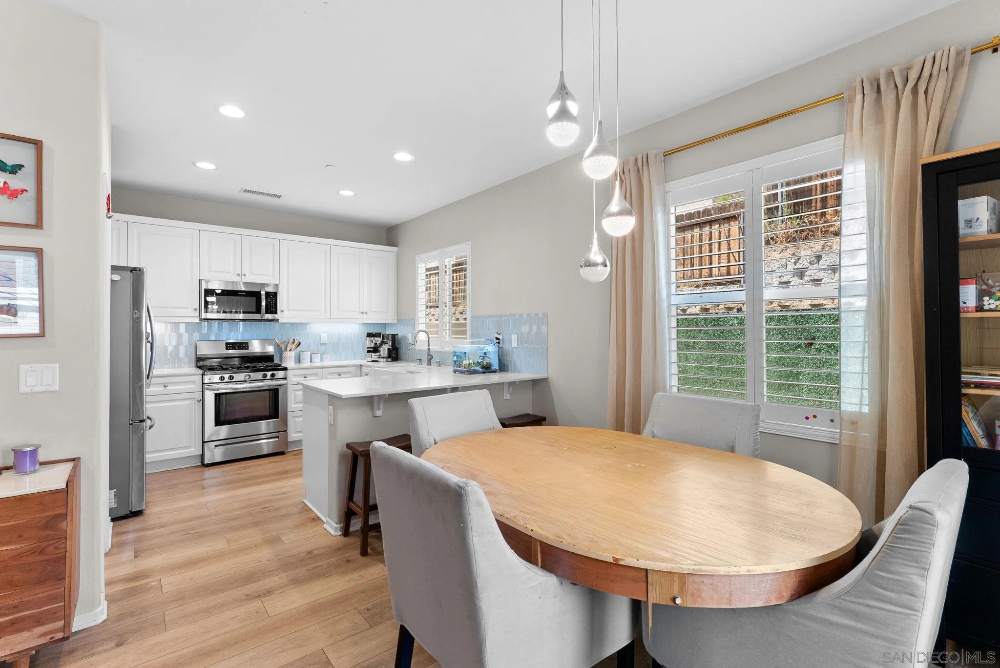 https://cdn.realtyfeed.com/cdn/127/260010962/d3ea0858ecbe26ff46b133dc0f77076e.webp