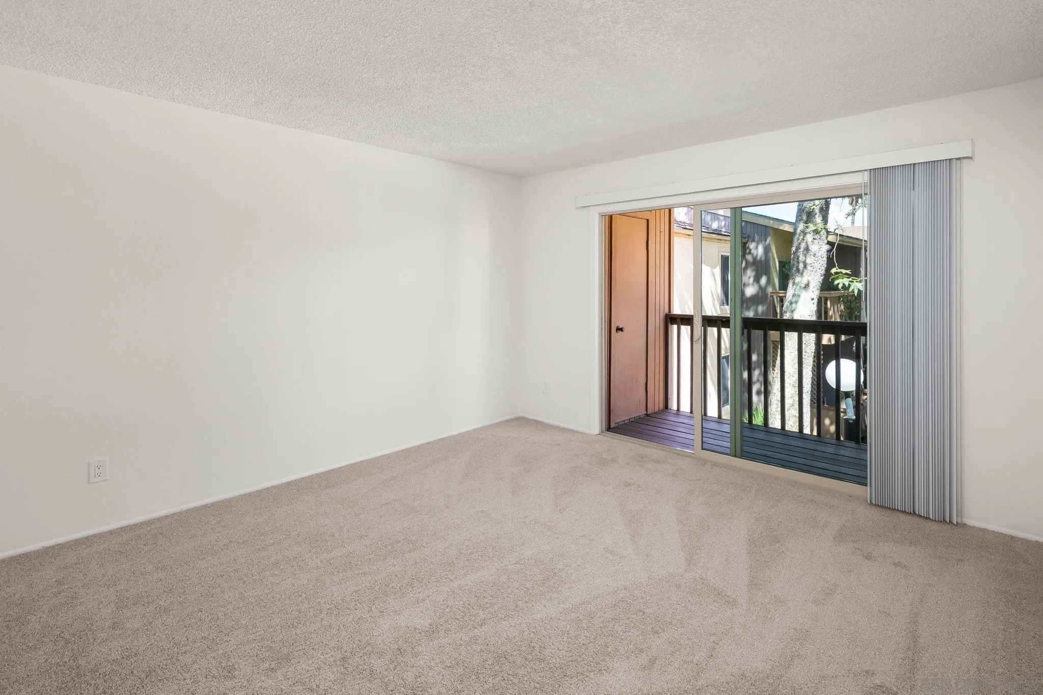 Photo #5: 260010965 Listing: Photo #5