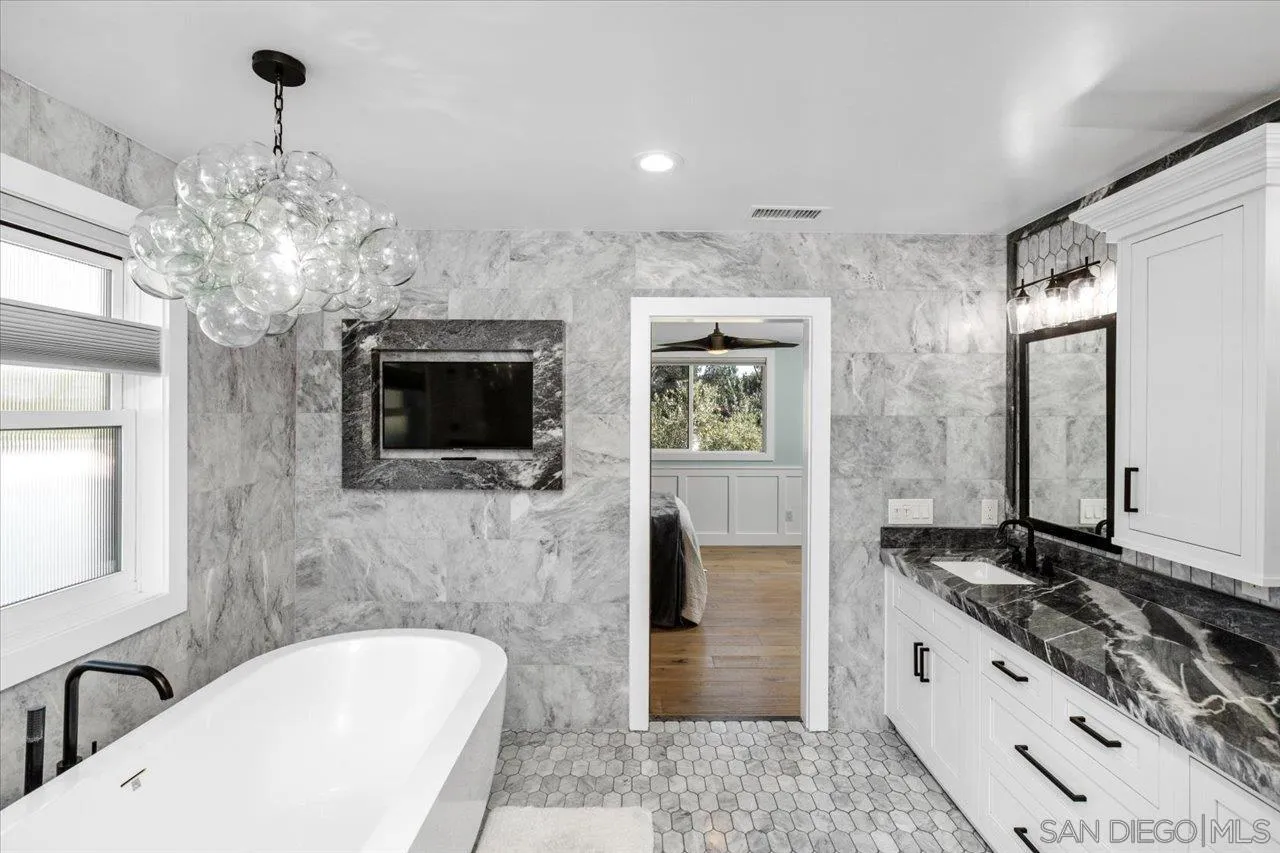 https://cdn.realtyfeed.com/cdn/127/260010968/0871d7590a9acd67df82e1b5452187aa.webp