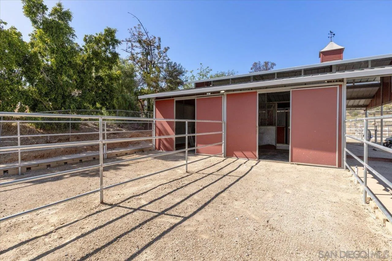 https://cdn.realtyfeed.com/cdn/127/260010968/0d52349ff9191cfb7f65269133637656.webp