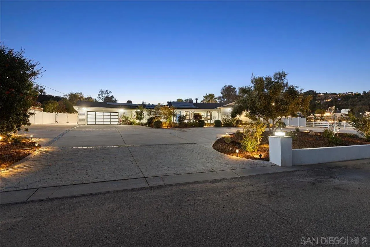 https://cdn.realtyfeed.com/cdn/127/260010968/1199fedd3597120d7e26dbabeebb9737.webp