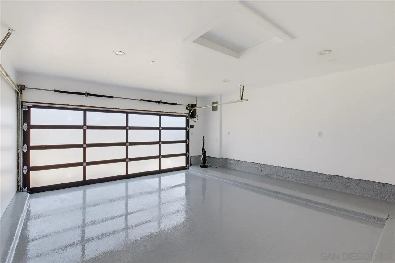 https://cdn.realtyfeed.com/cdn/127/260010968/483a810970b7617705bc280c138d54c5.webp