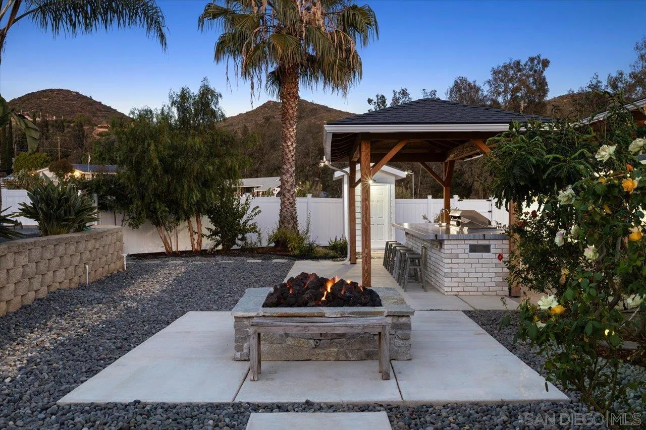 https://cdn.realtyfeed.com/cdn/127/260010968/7cdf9041f82bd2c6b3efec2b1fab52a0.webp