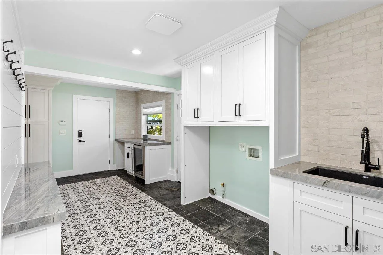https://cdn.realtyfeed.com/cdn/127/260010968/8ec9e908391cb4a4d88eaeb90b7d1764.webp