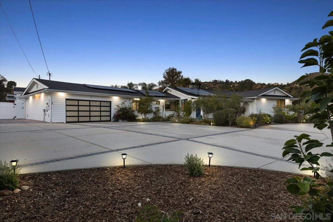 https://cdn.realtyfeed.com/cdn/127/260010968/d9972037e4ebc4464b23e97dbf999e3f.webp