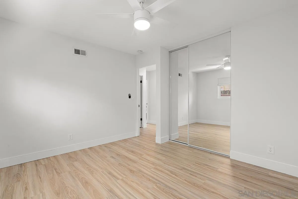 https://cdn.realtyfeed.com/cdn/127/260010970/461dc2c18eb312e6a9bb401eecb987b8.webp