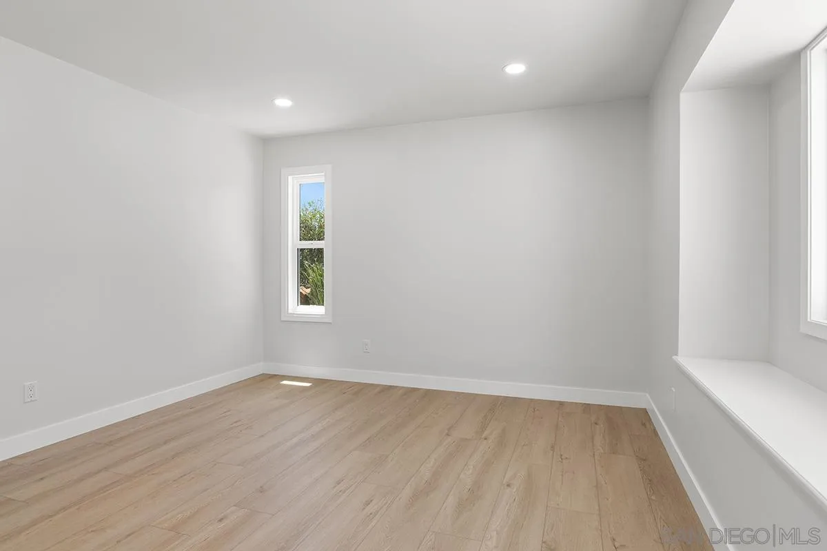 https://cdn.realtyfeed.com/cdn/127/260010971/aa7c6c728fbe78baeb8538d37932ce27.webp