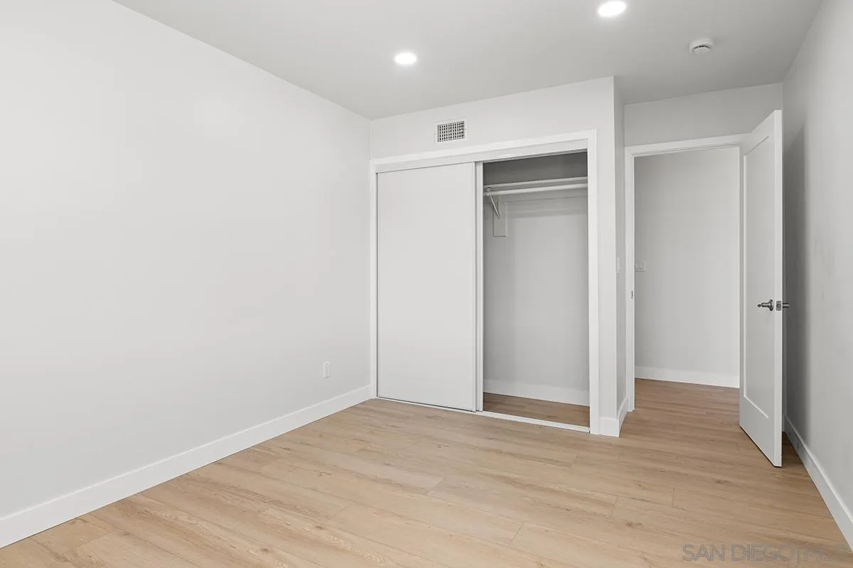 https://cdn.realtyfeed.com/cdn/127/260010971/abe37093d3e02fe6246bb7091c9216d8.webp