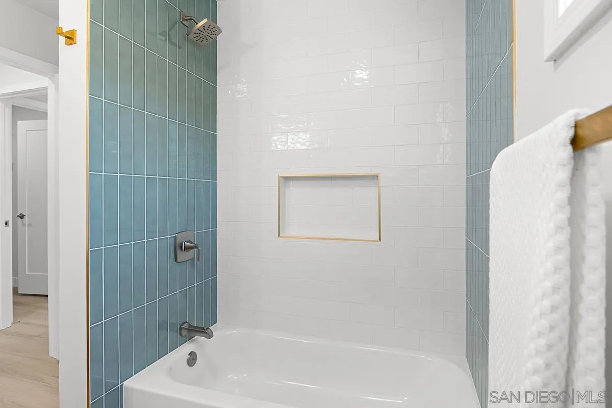 https://cdn.realtyfeed.com/cdn/127/260010971/c22d7597d36c775167be62ec712011d5.webp
