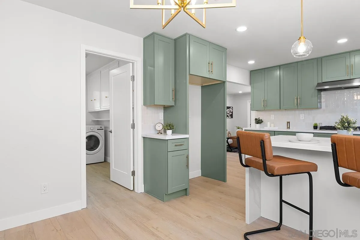 https://cdn.realtyfeed.com/cdn/127/260010971/ec8d4d0edc1e95bdd5f499dfb658b407.webp