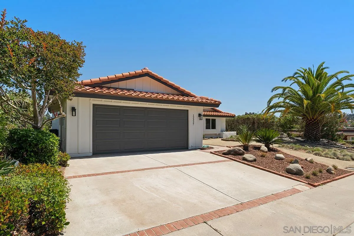 https://cdn.realtyfeed.com/cdn/127/260010971/ecd3575866ae8b9aa12d11b49e43aeb2.webp