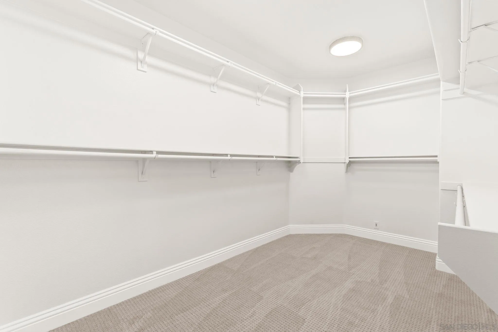 https://cdn.realtyfeed.com/cdn/127/260010977/00bc8741dc802b1b879d62fc65e2b782.webp