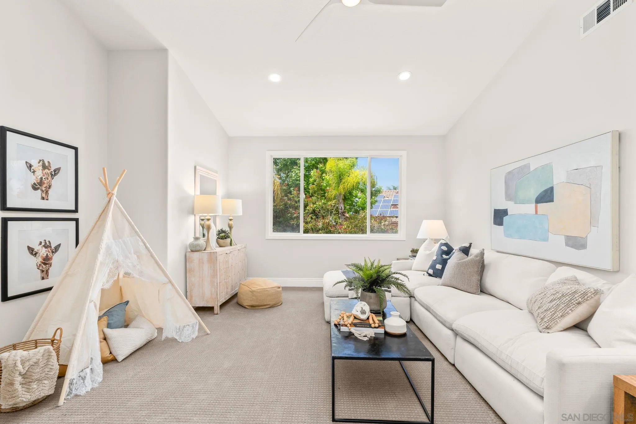 https://cdn.realtyfeed.com/cdn/127/260010977/06974080b540e00751bfa19ef82c10e8.webp