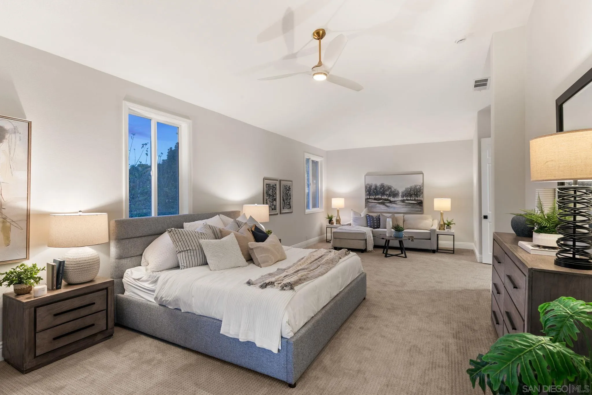 https://cdn.realtyfeed.com/cdn/127/260010977/13b8f483811b3bd1405a0ba81d9db8fd.webp