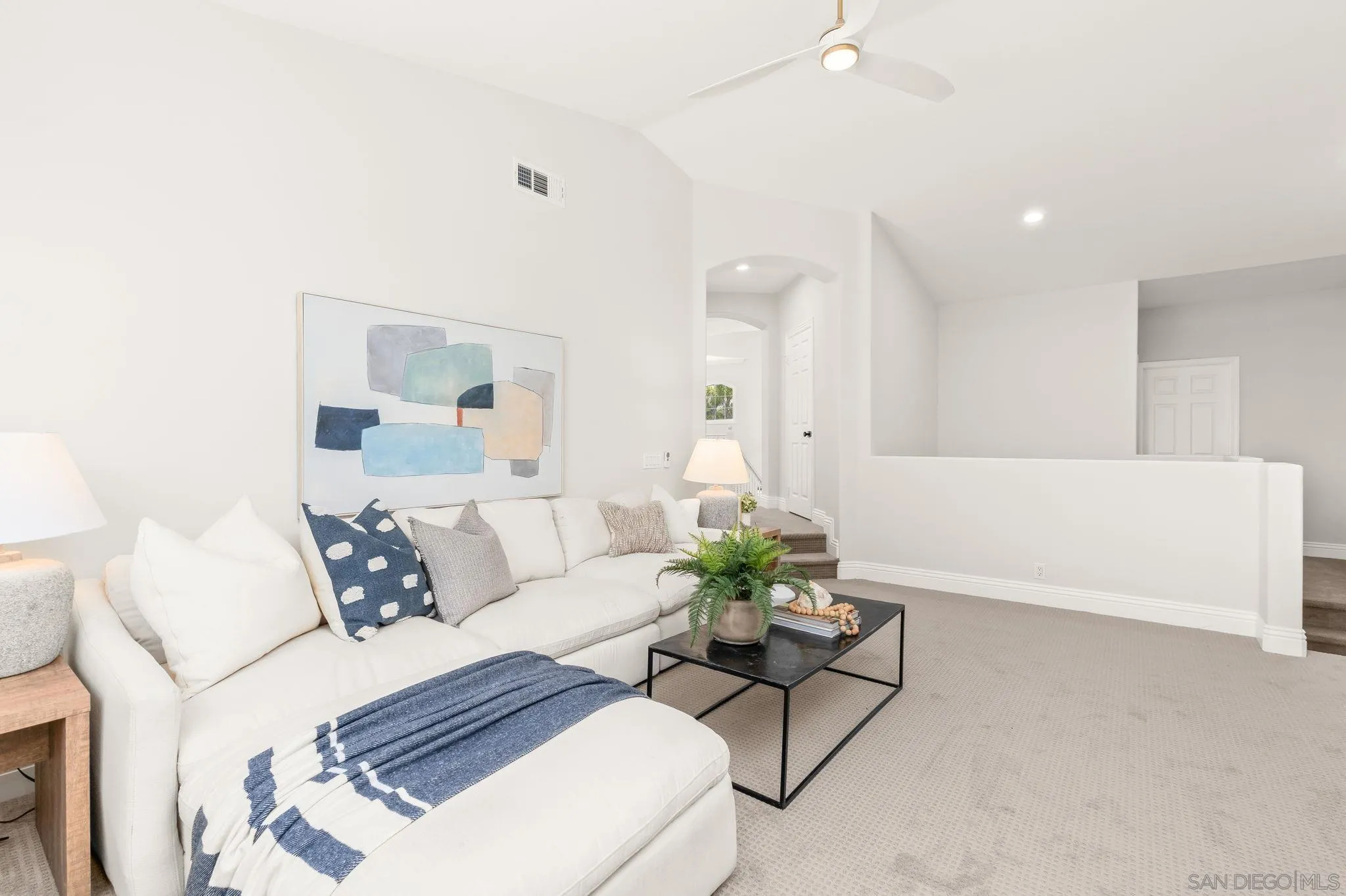 https://cdn.realtyfeed.com/cdn/127/260010977/3cfc49d9442131272dd9c64a6a4f6406.webp