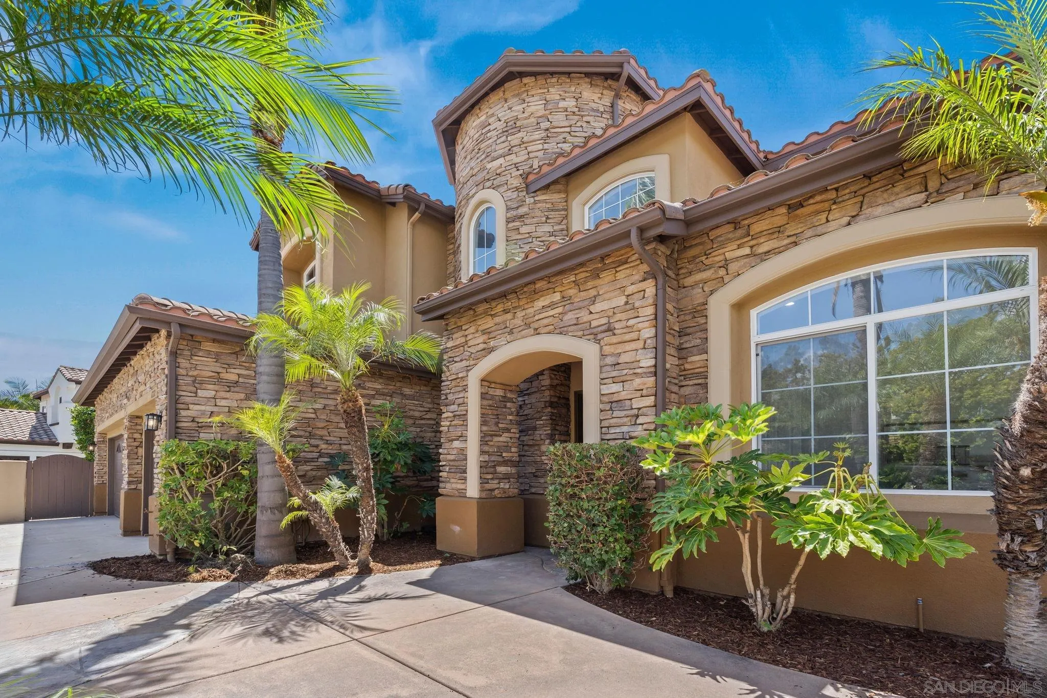 https://cdn.realtyfeed.com/cdn/127/260010977/4490ff592c62f6f7a5b6da71b901c62d.webp