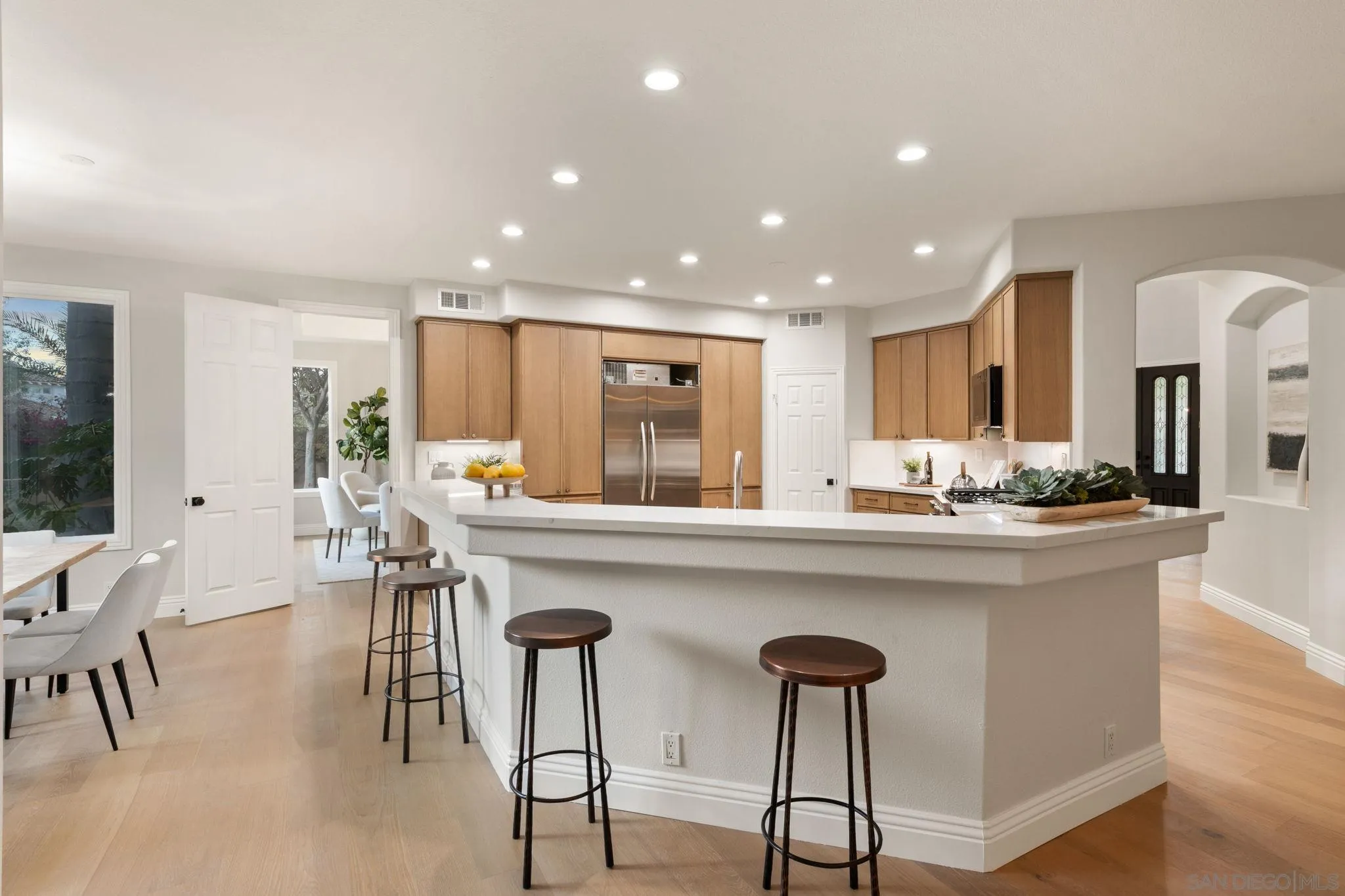 https://cdn.realtyfeed.com/cdn/127/260010977/59332e36857ac4c87d1384d05f37d208.webp