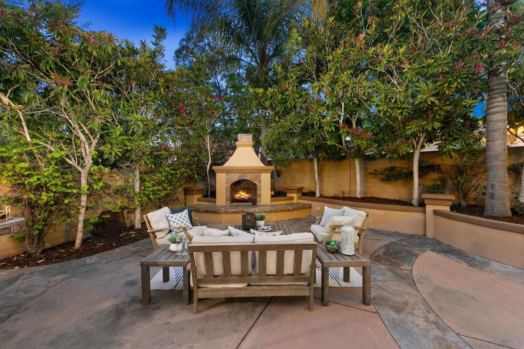 https://cdn.realtyfeed.com/cdn/127/260010977/5e3f87af4e145d61e77fb27e0780067b.webp