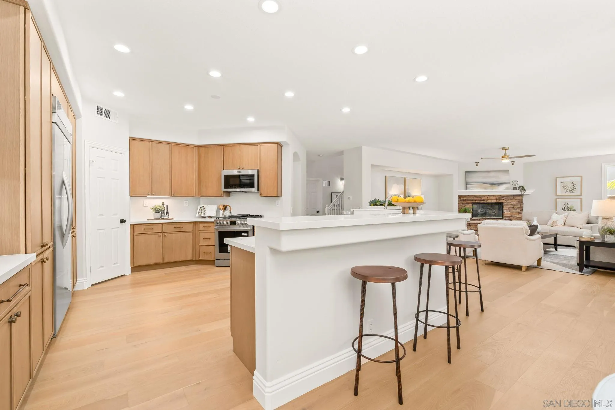 https://cdn.realtyfeed.com/cdn/127/260010977/869af3ce98c5c7400286bbf225bdd147.webp