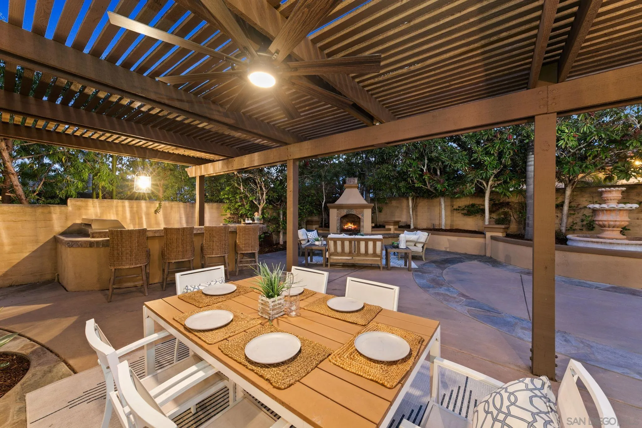 https://cdn.realtyfeed.com/cdn/127/260010977/87abe6b6a1788181a06575d49c79c139.webp