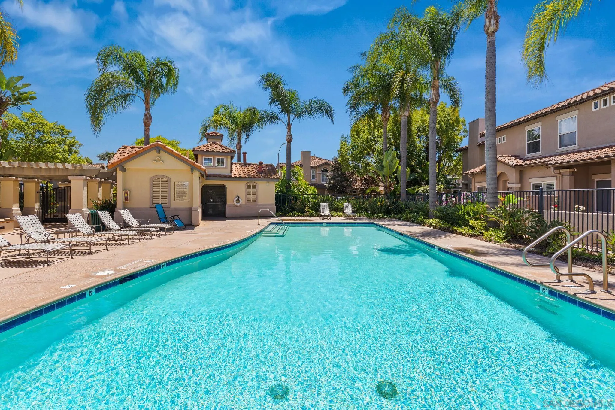 https://cdn.realtyfeed.com/cdn/127/260010977/88bc7a8712181049253c86e7d4d810f4.webp