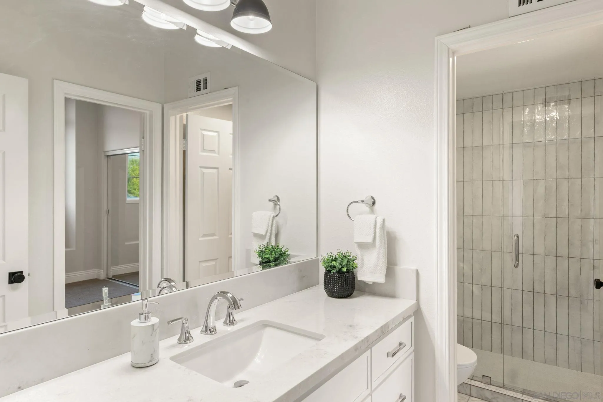 https://cdn.realtyfeed.com/cdn/127/260010977/9038263b952c95b526961e395228dcfd.webp