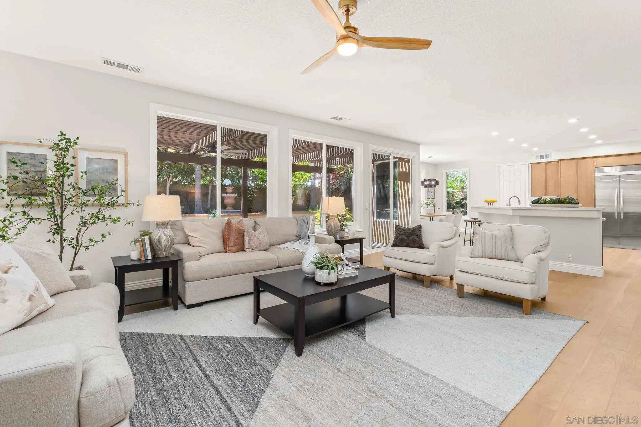 https://cdn.realtyfeed.com/cdn/127/260010977/b3f7f59ba1f96ed6d49b1830cd89f05a.webp