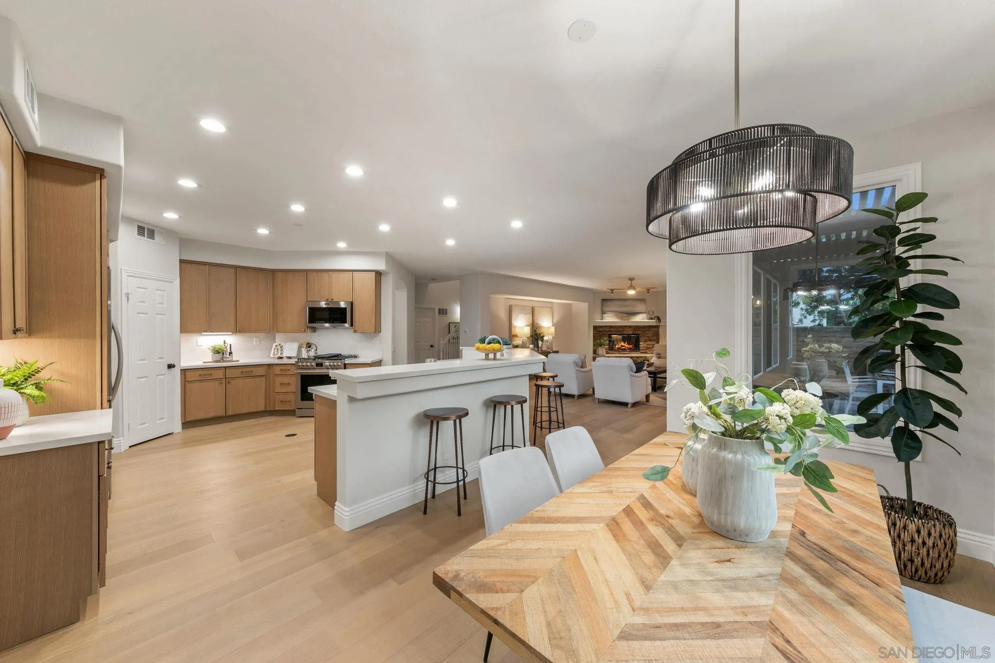 https://cdn.realtyfeed.com/cdn/127/260010977/ce7fcaec96a0f79c6ab5a706b59b9337.webp