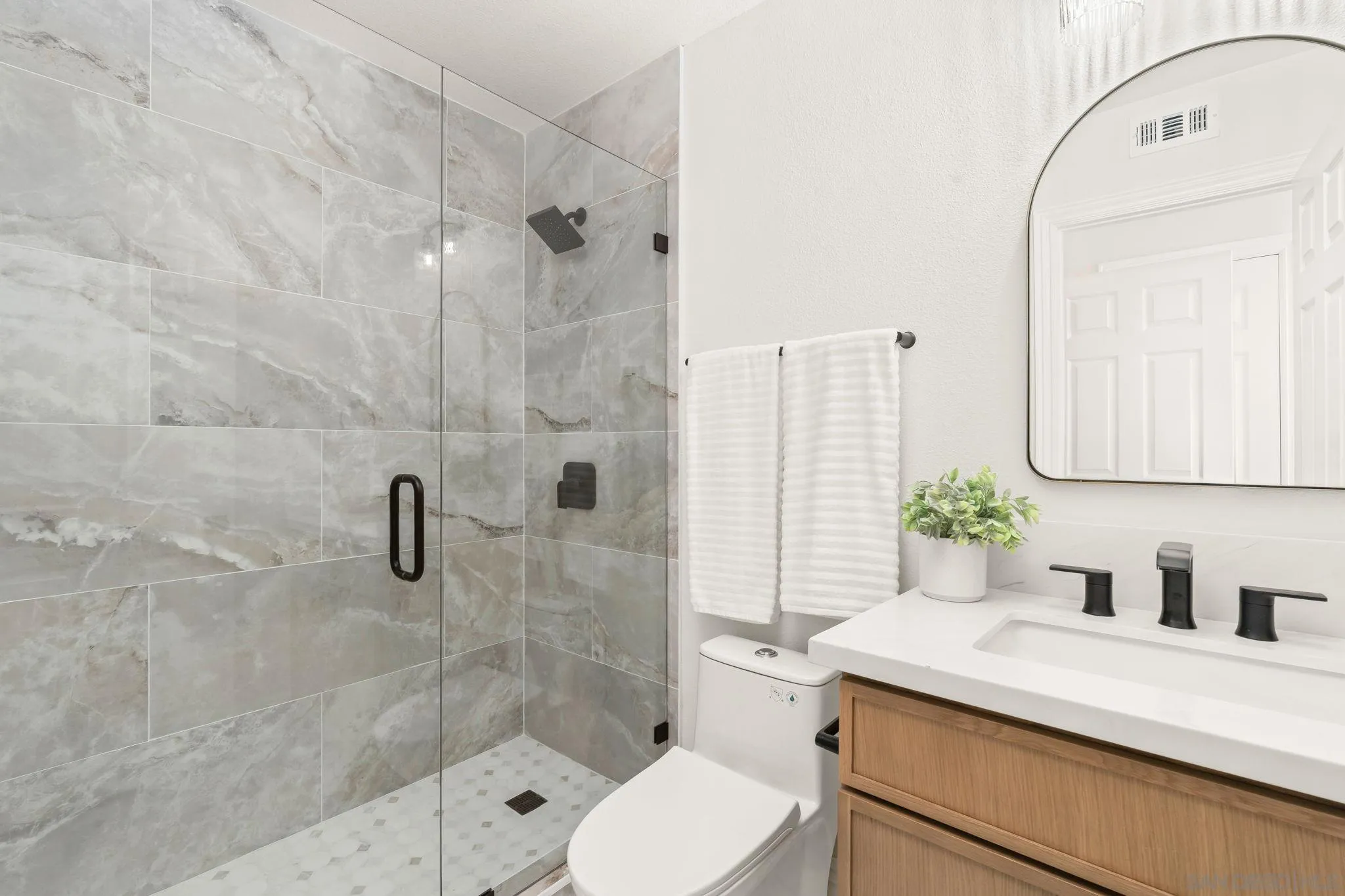 https://cdn.realtyfeed.com/cdn/127/260010977/dad32e9443b0550733adb10bb1719553.webp