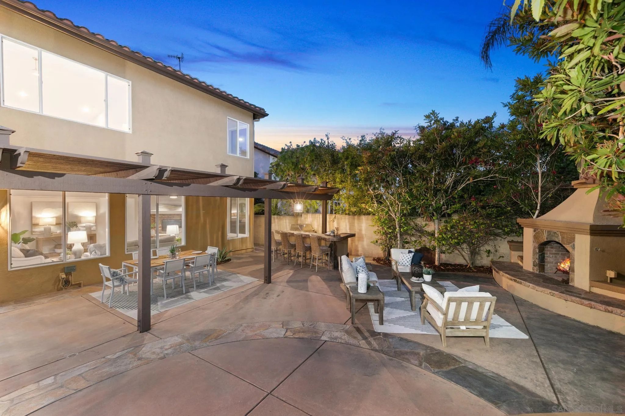 https://cdn.realtyfeed.com/cdn/127/260010977/e0f27113e784da9052d693f5b76d5f9f.webp