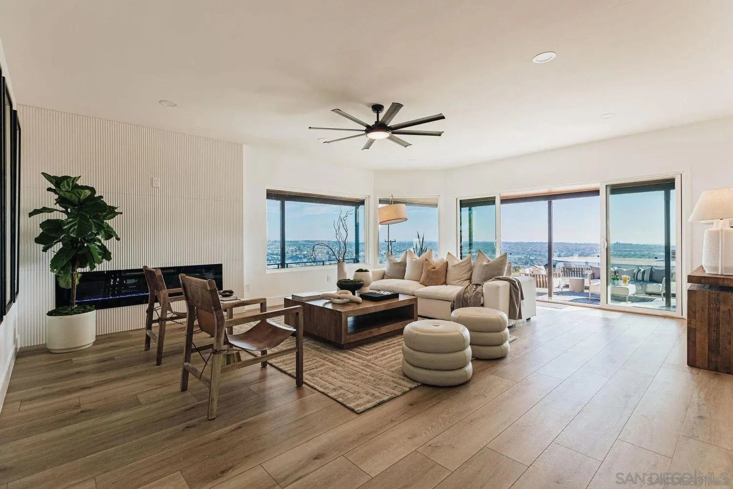 https://cdn.realtyfeed.com/cdn/127/260010980/095b7d89a49a1d756ebfc32c08c92942.webp