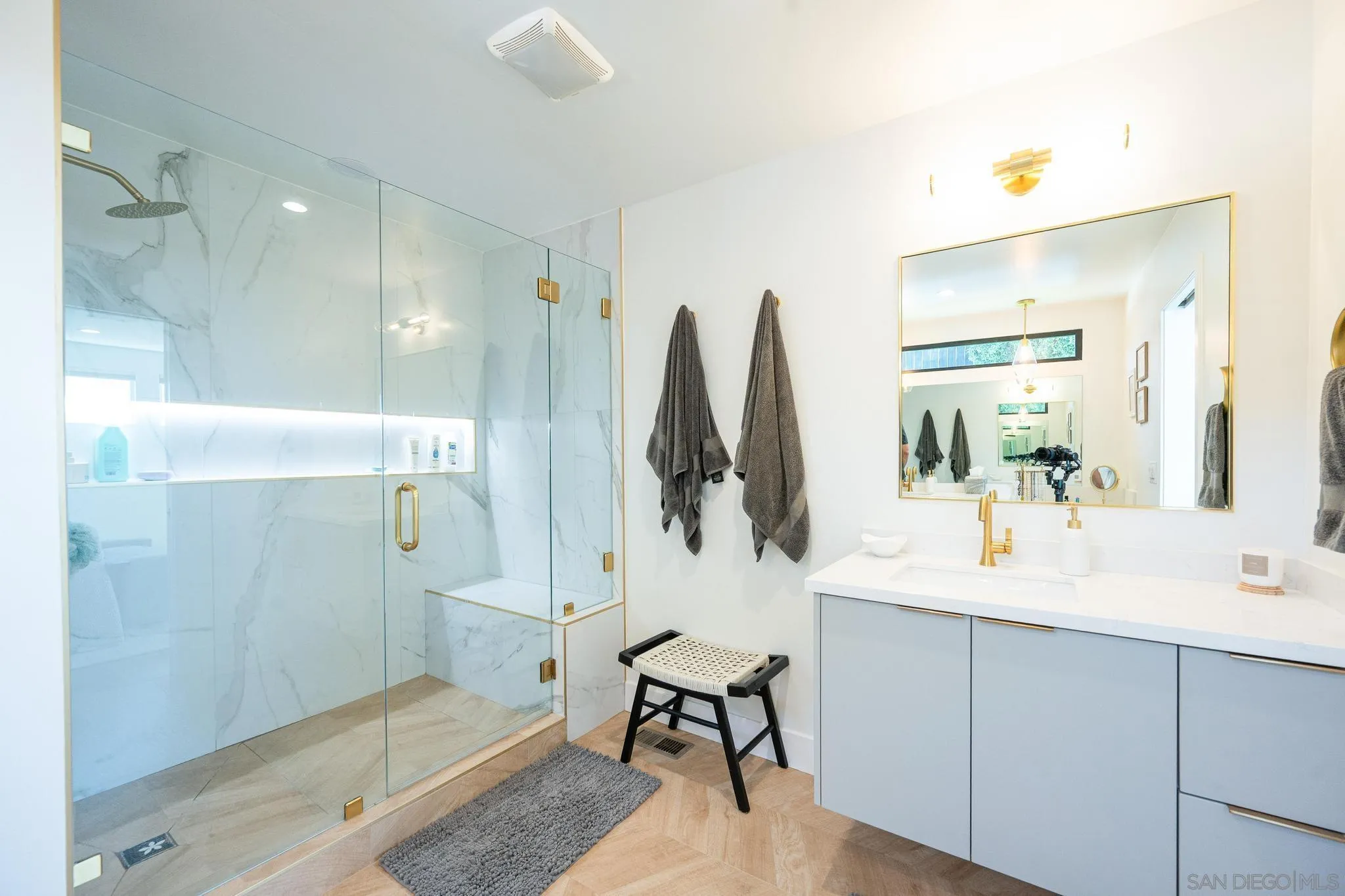 https://cdn.realtyfeed.com/cdn/127/260010980/355d2f10b1c0c7a042dc23674ee8e2df.webp