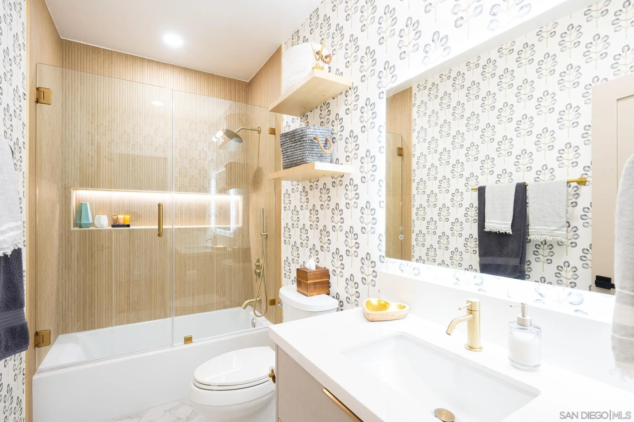 https://cdn.realtyfeed.com/cdn/127/260010980/6c0692c58d9399ba39e50df90d1df096.webp