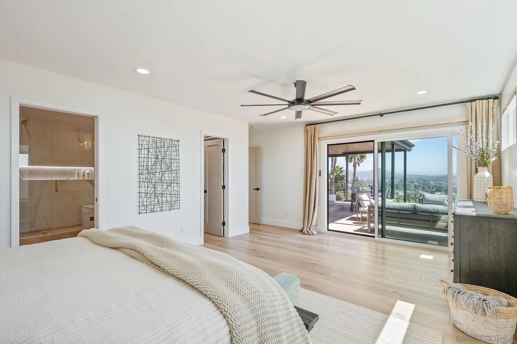 https://cdn.realtyfeed.com/cdn/127/260010980/9906233b66b0c5e4a35da164c2a7652c.webp