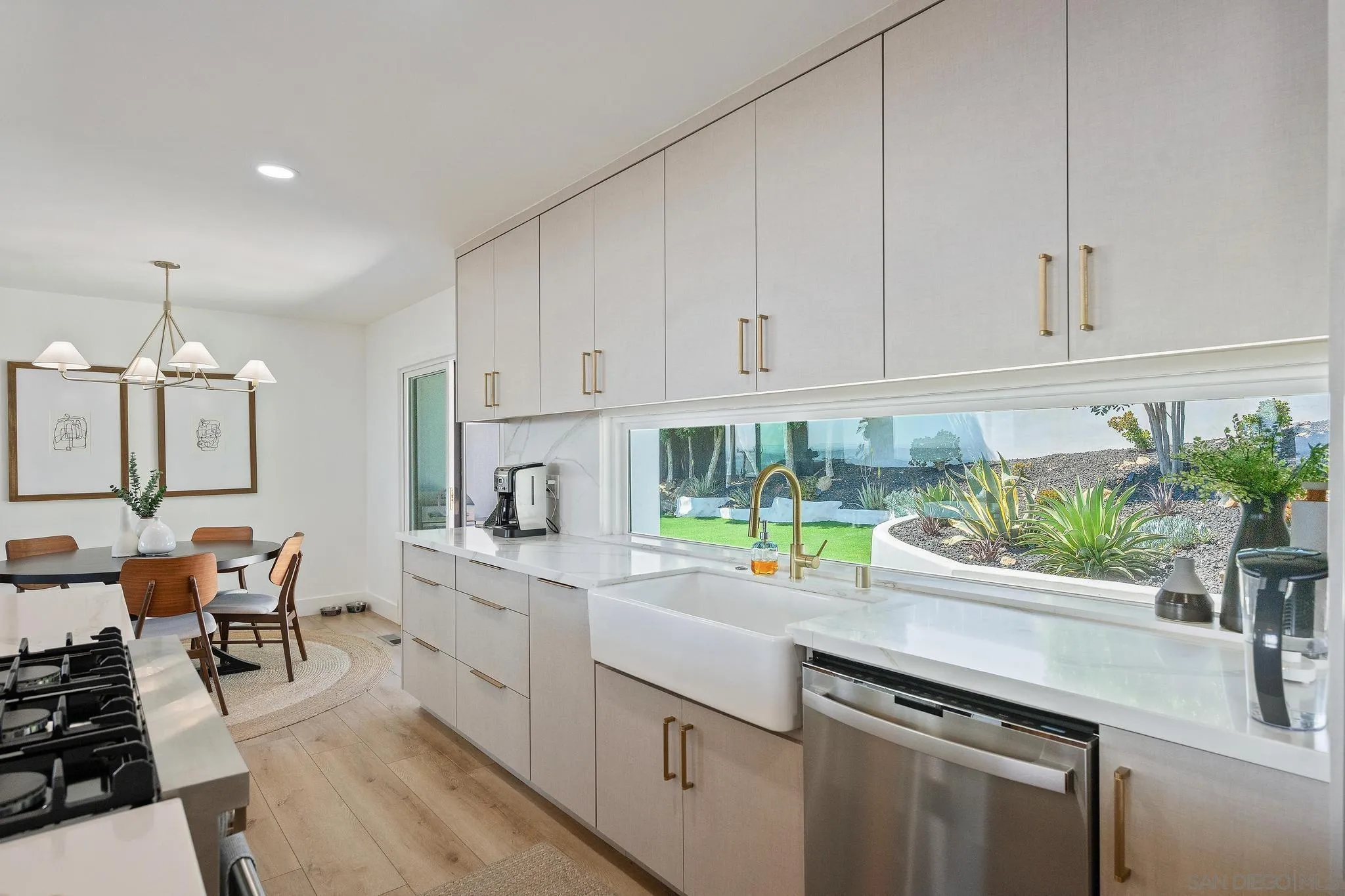 https://cdn.realtyfeed.com/cdn/127/260010980/b924e1bc8804f43d46b48b976876d4ce.webp