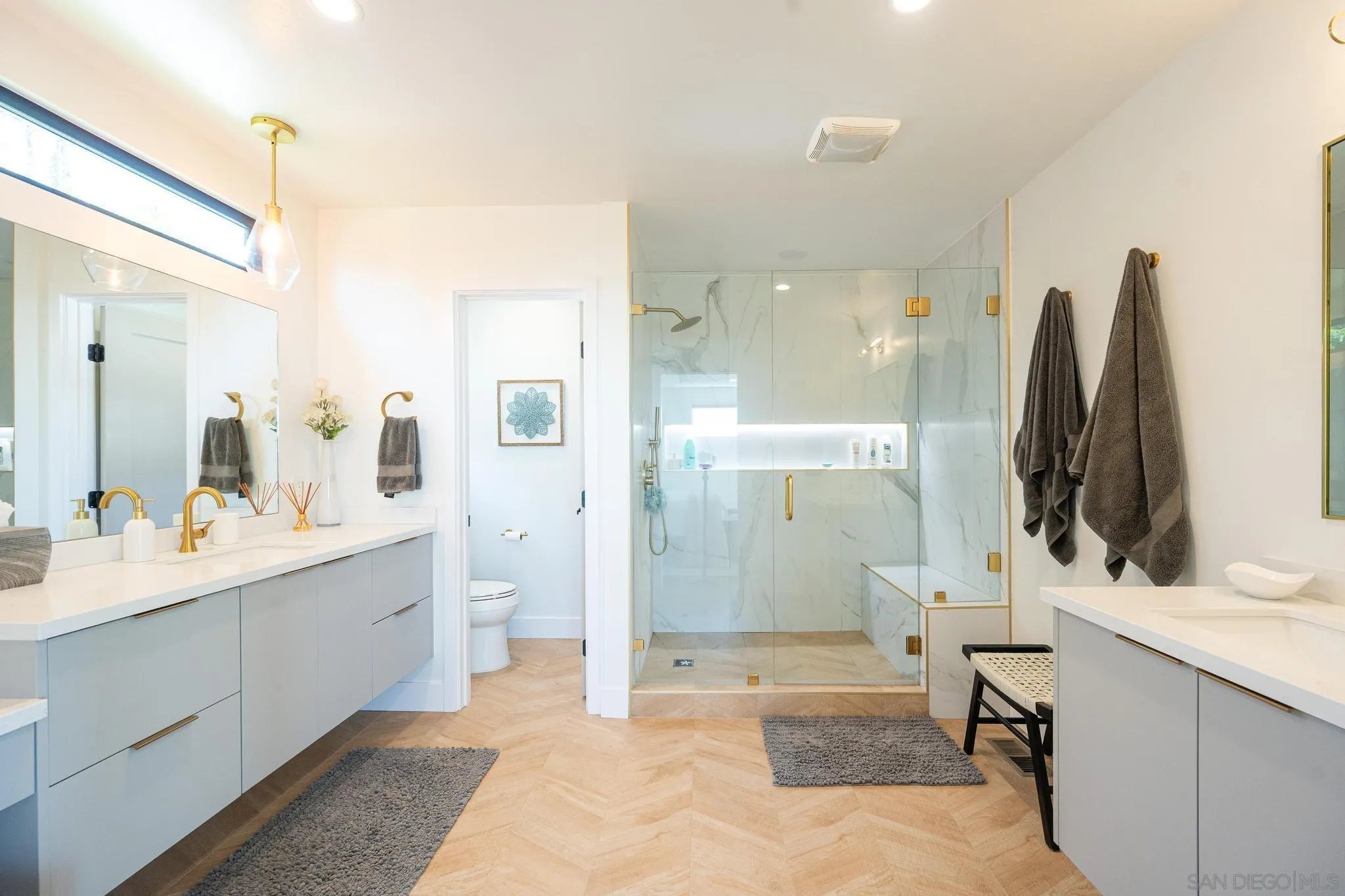 https://cdn.realtyfeed.com/cdn/127/260010980/be6c9fd493b3f6726f9a6ffe0f3f8cd1.webp