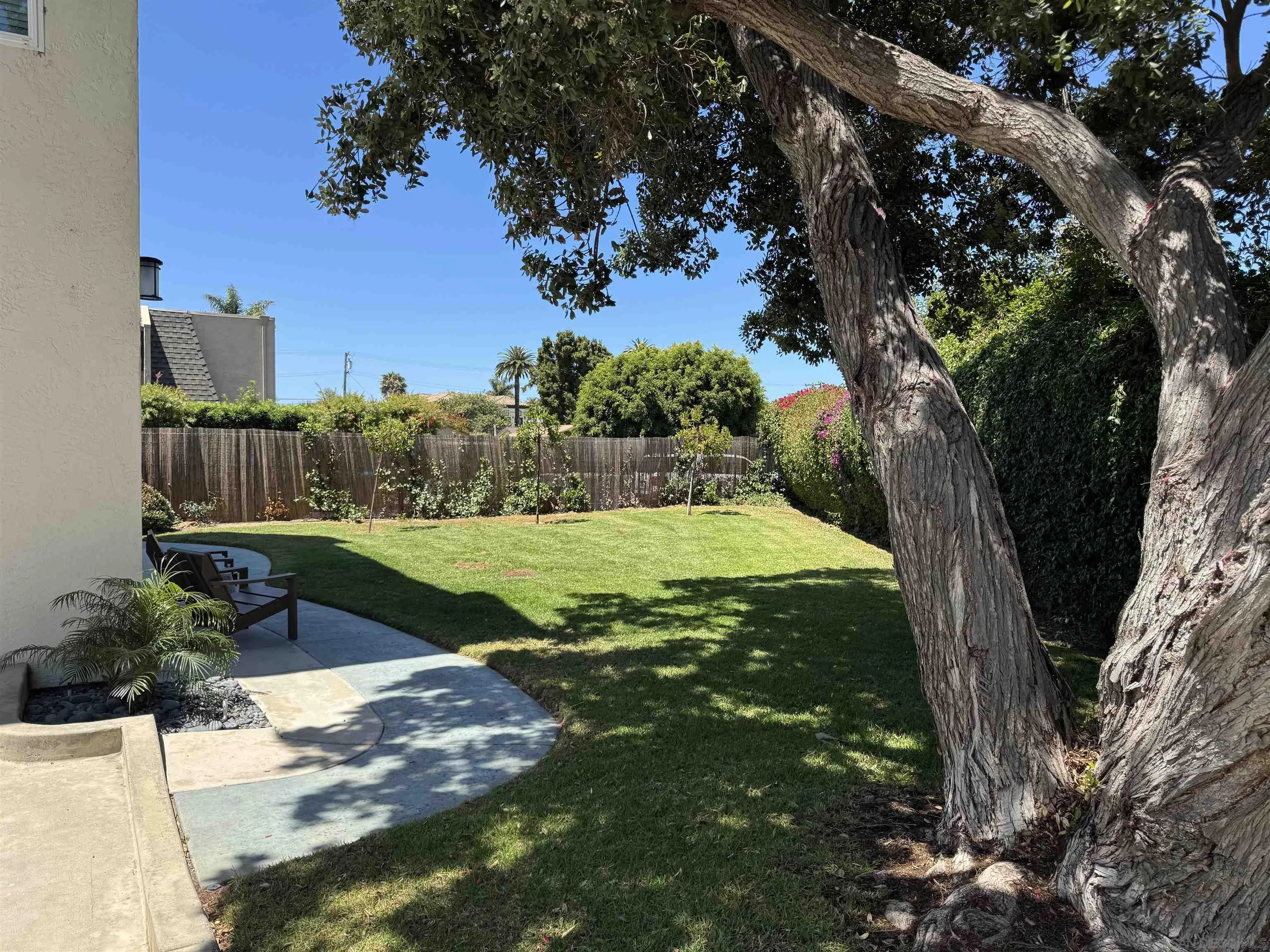 https://cdn.realtyfeed.com/cdn/127/260010983/0dabb6ef58e402a14ddc2c41faf0ff5a.webp