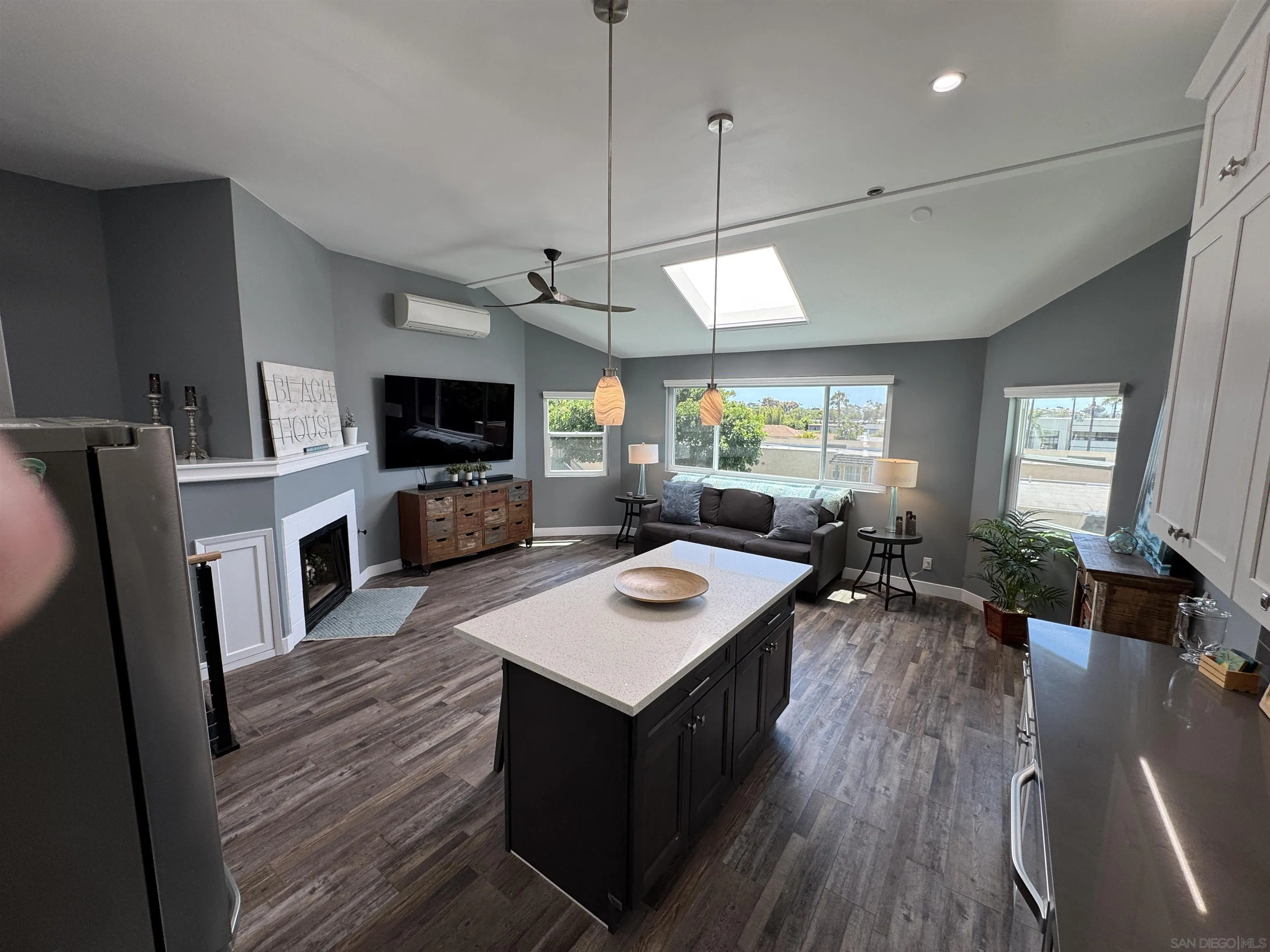 https://cdn.realtyfeed.com/cdn/127/260010983/baf839bb1797f4b2d1e25627cad5f6ab.webp