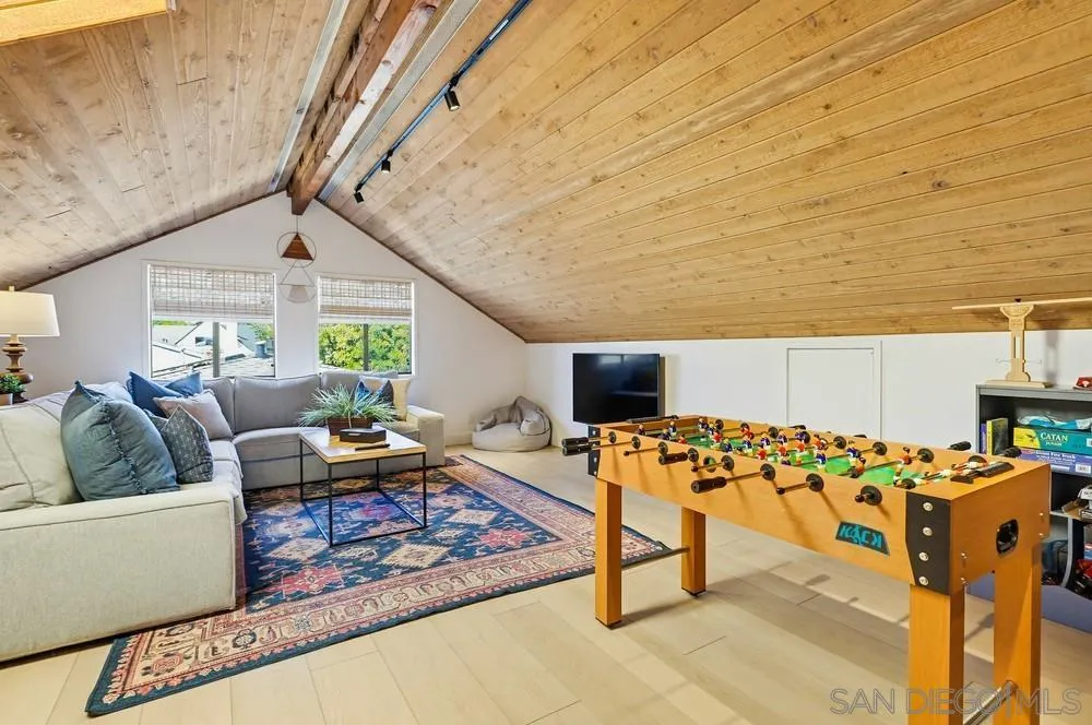 https://cdn.realtyfeed.com/cdn/127/260010984/21de7be8b89db1f67033675ddfdd0189.webp
