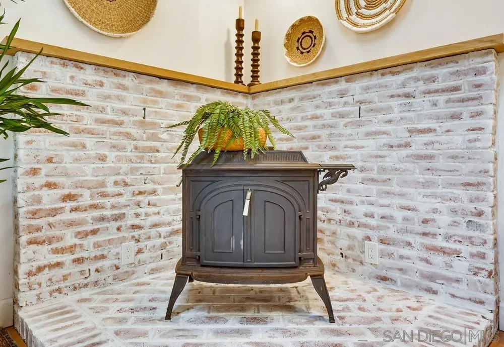 https://cdn.realtyfeed.com/cdn/127/260010984/297e2d41027d6bbaa454be02876fe273.webp