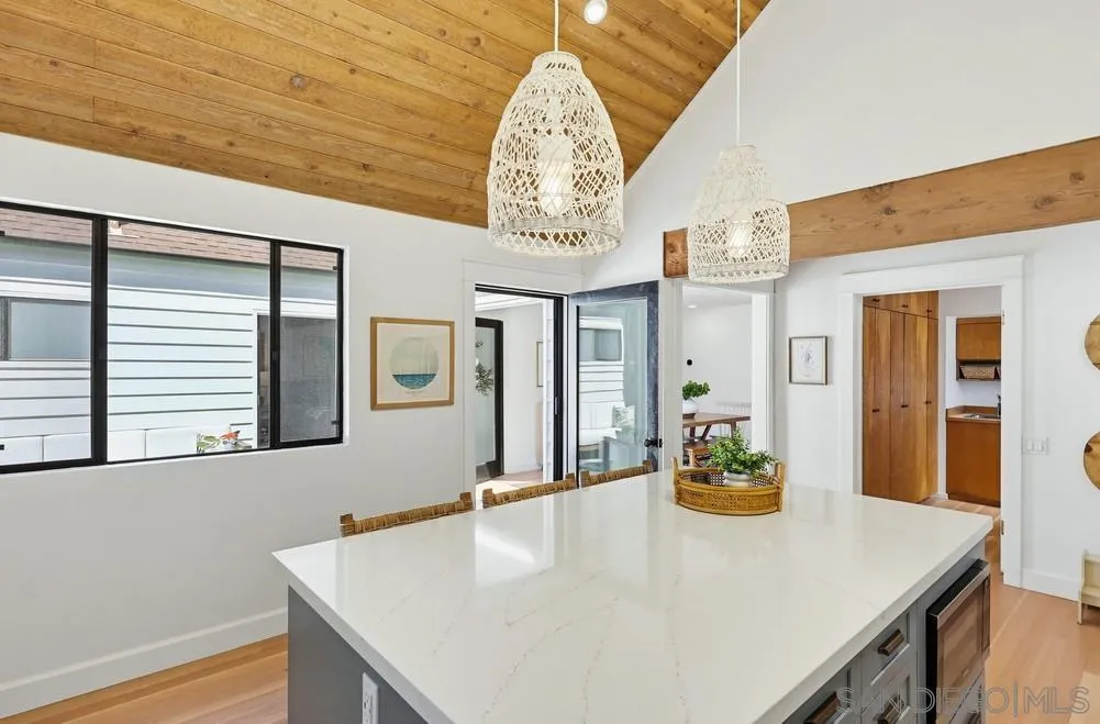 https://cdn.realtyfeed.com/cdn/127/260010984/3b53db8508e23caf71be9371d62cb3c0.webp