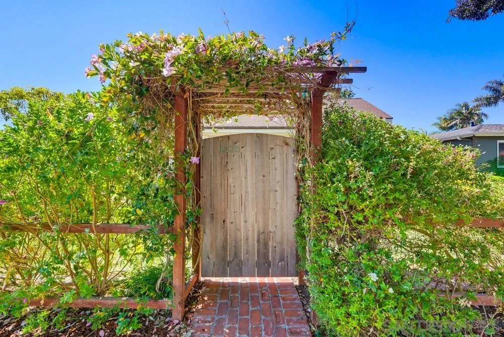 https://cdn.realtyfeed.com/cdn/127/260010984/7bef5198a6e1f743143bcca2fc0a2966.webp